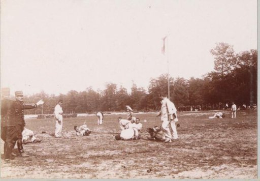 Soldiers during exercise at Fontainebleau