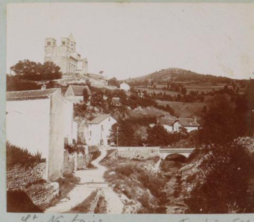 View of Saint-Nectaire with the Notre-Dame-du-Mont-Cornadore in the upper left