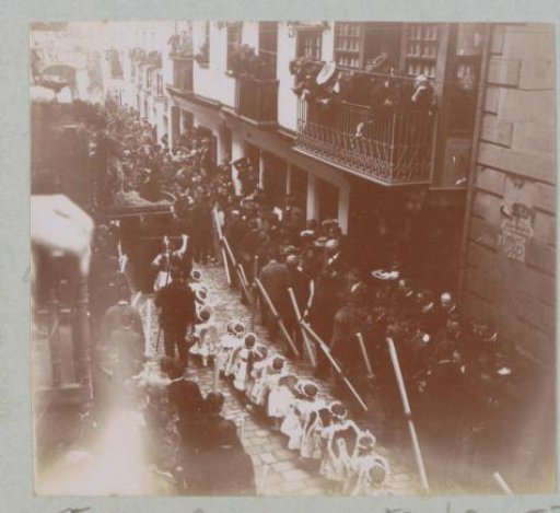 Street procession in Fontarrabie