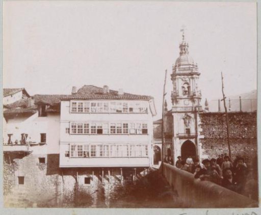 View of Elgoibar with the church of San Bartolomé on the right
