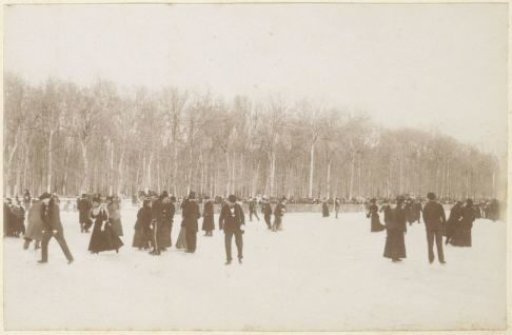 People on an ice-skating rink, probably in France
