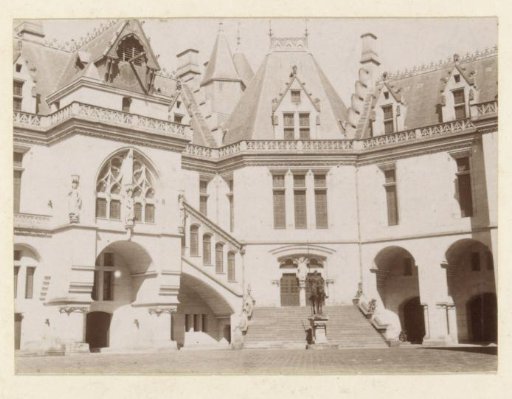 Courtyard of the Château de Pierrefonds with the statue of Louis I of Orléans