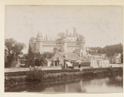 View of the Château de Pierrefonds