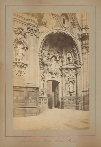 Portal of the Basílica de Nuestra Señora del Coro in San Sebastian