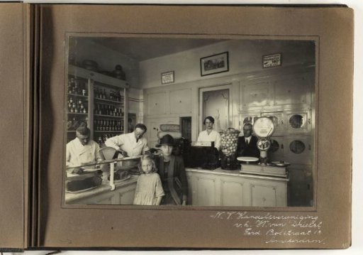 Interior of the Dairy and Meat Shop of W. van Drielst, Ferdinand Bolstraat 13, Amsterdam