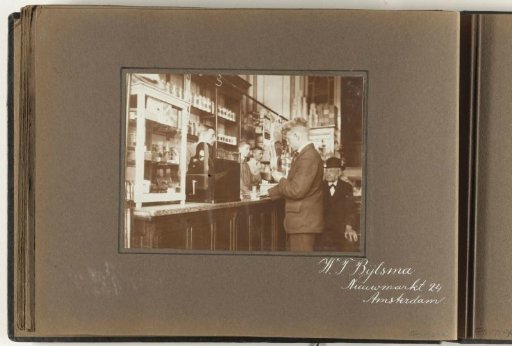 Interior of the Druggist's Shop of W.T. Bijlsma, Nieuwmarkt 24, Amsterdam