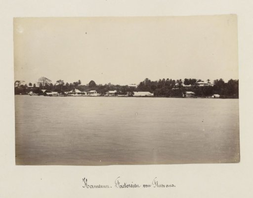 Trading settlements in Cameroon, seen from the river