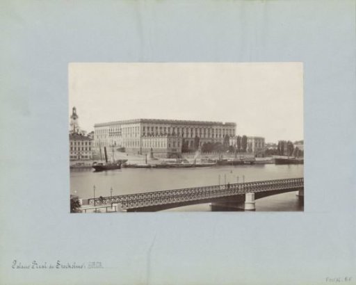 Exterior of the Royal Palace in Stockholm, with a bridge in the foreground