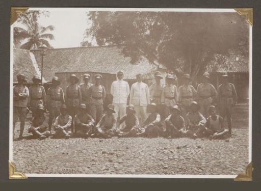 Group portrait of members of the city police at their barracks in Telokbetong (South Sumatra)