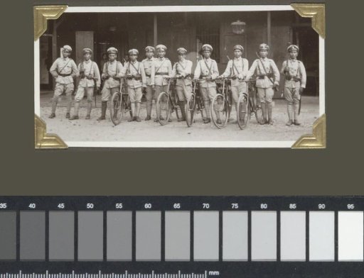 Group portrait of the detachment 'Goenoeng Soegih' of the police in Lampong