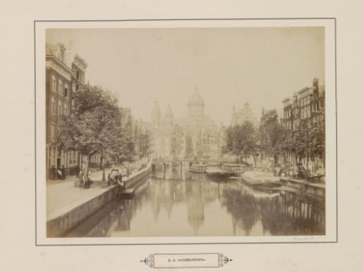 Oudezijds Voorburgwal viewed towards the Nicolaaskerk