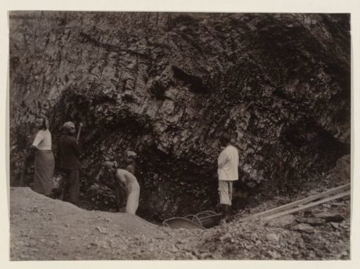 Workers in the Ombilin coalfield on Sumatra