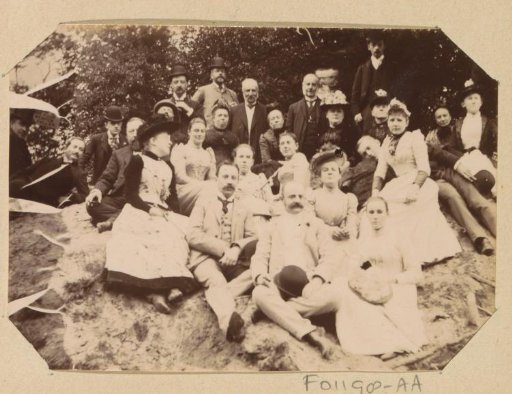 Group portrait of the Piek family