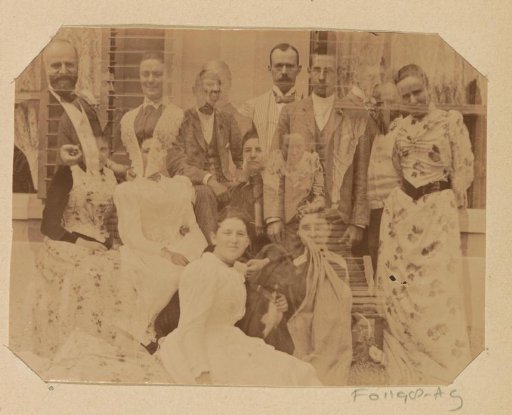 Group portrait of the Piek family