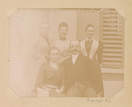 Group portrait of the Piek family