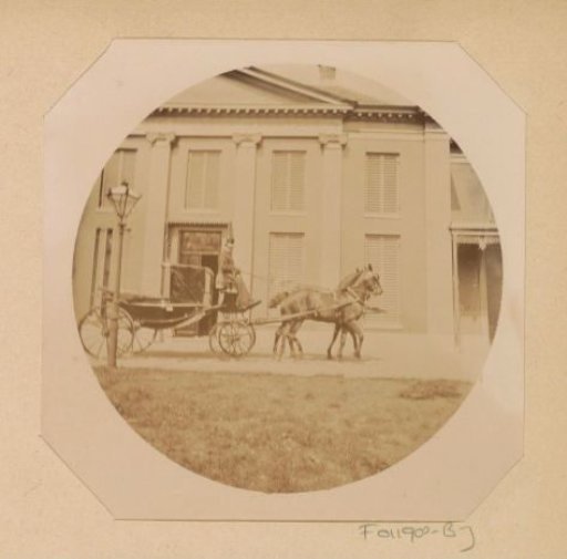 Carriage in front of Groot Warnsborn near Arnhem