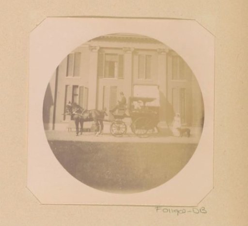 Carriage waiting in front of a house, possibly Groot Warnsborn near Arnhem