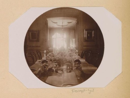 Interior with a set table, presumably for the wedding of Cato Piek and Hendrik Asser in Amsterdam