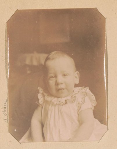 Portrait of a toddler, possibly Carl or Lucia Piek