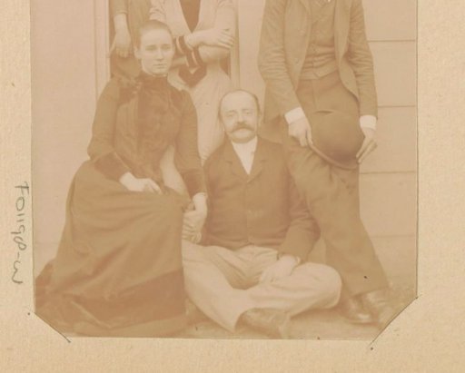 Group portrait of the Piek family
