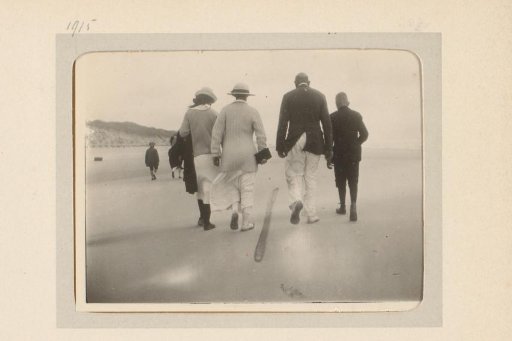 Four Walking Figures, Seen from Behind