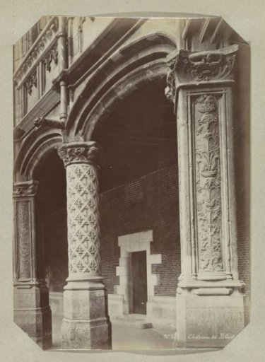 Decorated columns in the Castle of Blois