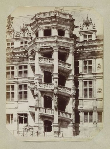 Exterior of the staircase of the Château of Blois
