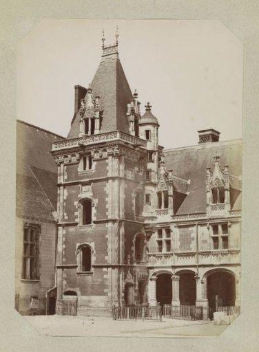 Tower in the courtyard of the Château de Blois