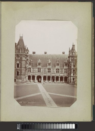 Facade in the courtyard of the Château of Blois