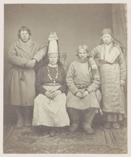 Group portrait of a Russian peasant family