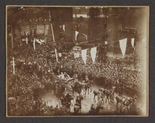 Prince Hendrik and Queen Wilhelmina in a carriage in Amsterdam surrounded by a large crowd