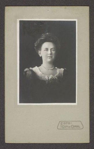 Portrait of a young Queen Wilhelmina