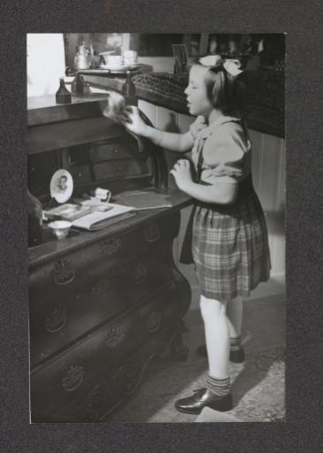 Princess Beatrix at the school "Kinder Werkplaats" of Kees Boeke