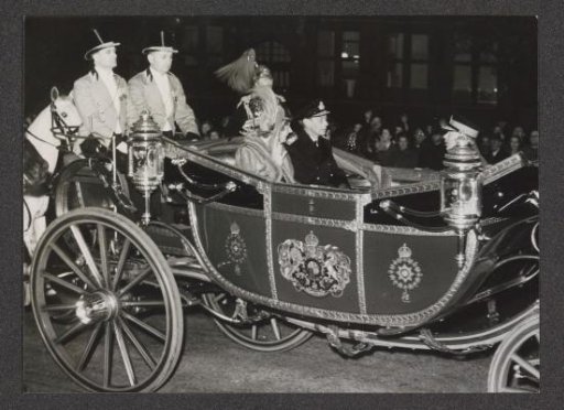 Queen Juliana and King George VI in a Carriage