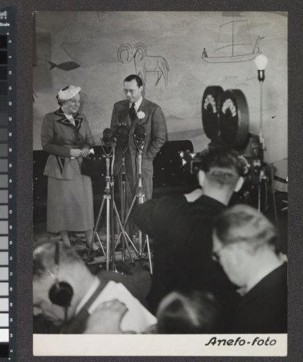 Queen Juliana and Prince Bernhard hold a press conference