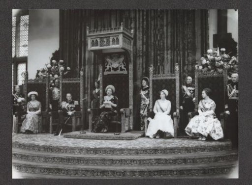 Queen Juliana opens the States General with Princess Beatrix, Prince Bernhard, Princess Irene and Princess Margriet at her side