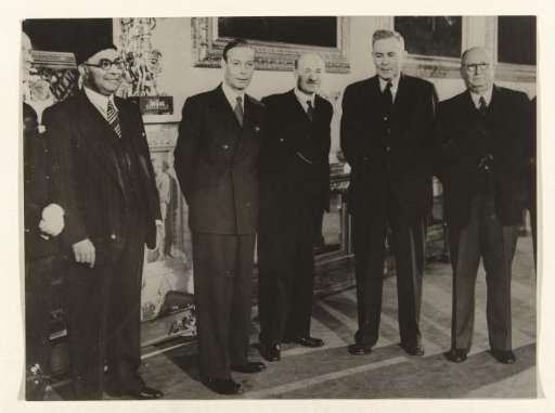Prime Ministers Attlee, Ali Khan, Chifley and Malan visiting King George VI
