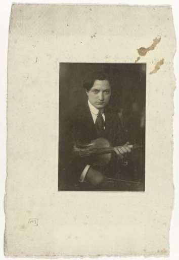 Portrait of the violinist Herman Leijdesdorff