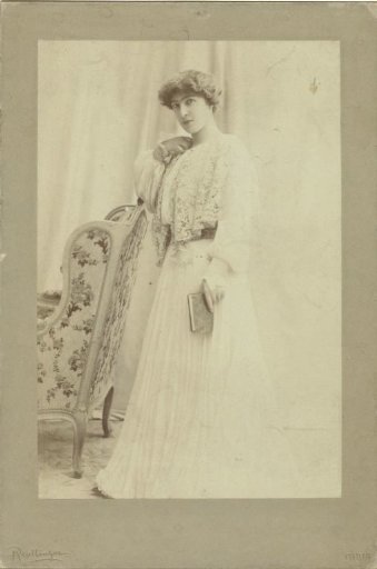 Portrait of the actress Andrée Mégard