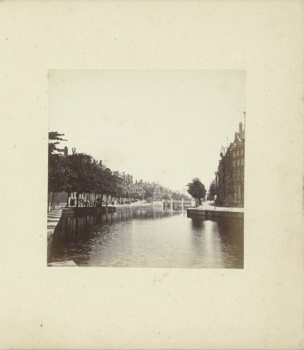 View over the Keizersgracht at the Leliegracht in Amsterdam