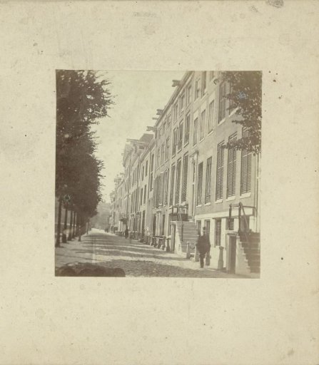 Keizersgracht in Amsterdam, in the direction of the Nieuwe Spiegelstraat