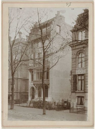 Residence of Johannes Messchaert and Johanna Jacoba Alma at Vondelstraat 51 in Amsterdam, designed by Gerrit van Arkel