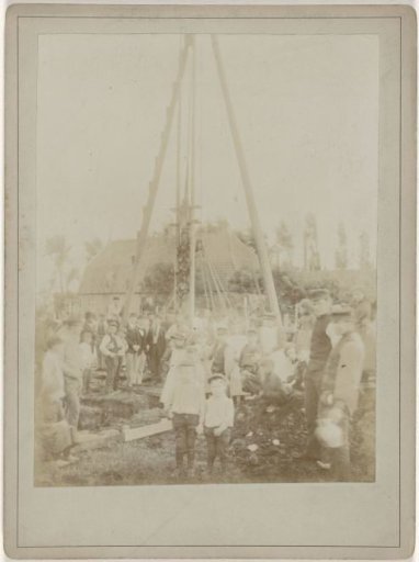 Crowd at the driving of the first pile for a building in Amsterdam