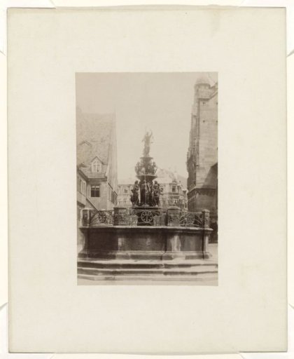 Tugendbrunnen, fountain in Nuremberg