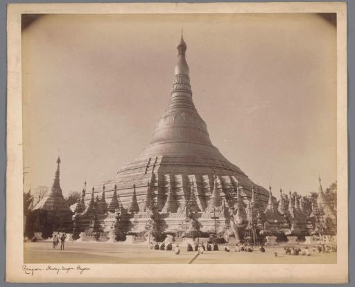 View of the Shewdagon Pagoda in Yangon, Myanmar