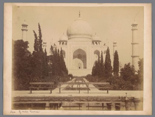 Front view of the Taj Mahal, Agra, Uttar Pradesh, India