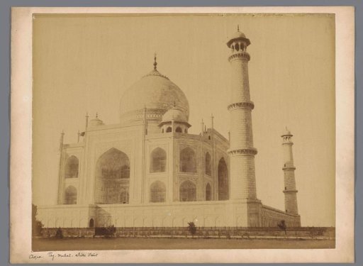 Side view of the Taj Mahal, Agra, Uttar Pradesh, India