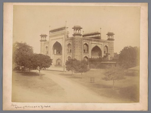 Darwaza-i-rauza, the gatweay to the Taj Mahal, Agra, Uttar Pradesh, India