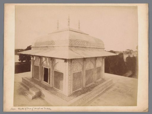 Cupola of Itimad-ud-Daulah in Agra, Uttar Pradesh, India