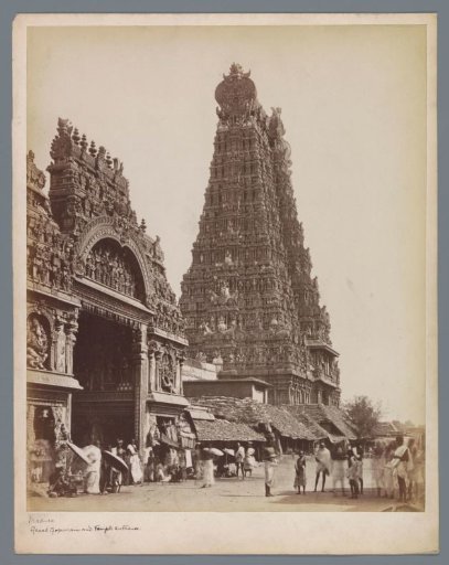 Entrance gate and Gopuram of the Meenakshi temple at Madurai, Tamil Nadu, India